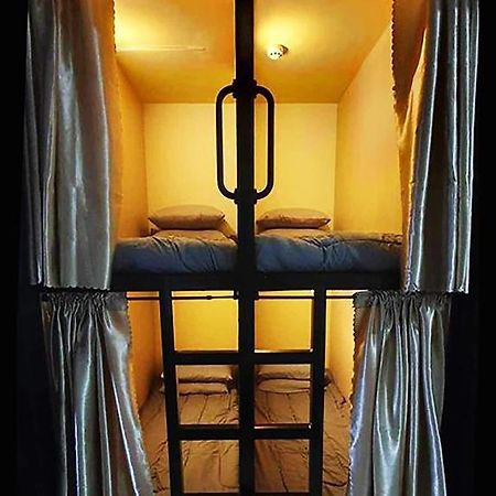 C Place - Capsule A Pasay Exterior foto