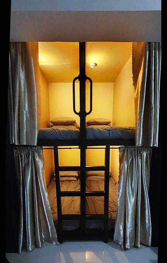 C Place - Capsule A Pasay Exterior foto